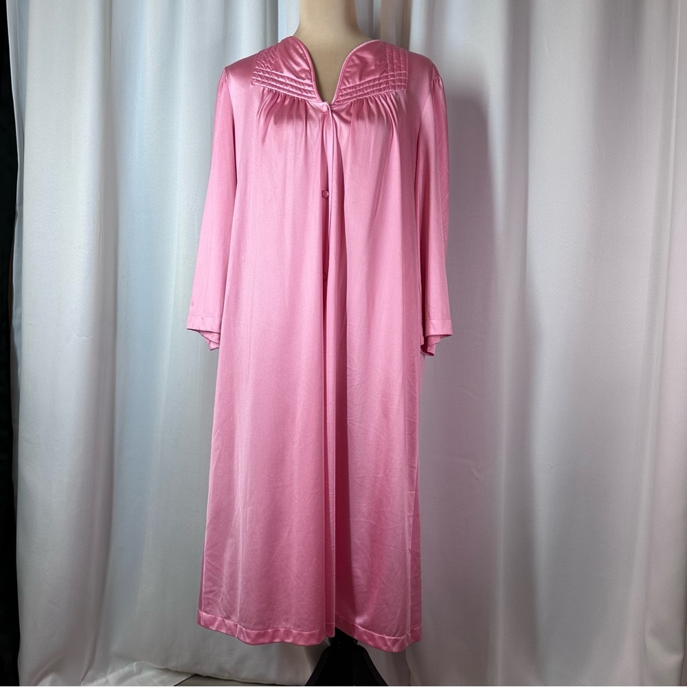 Vintage Vanity Fair Robe Housecoat Pink‎ Lightweight Nylon Button Closure Medium
